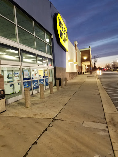 Electronics Store «Best Buy», reviews and photos, 45235 Worth Ave, California, MD 20619, USA