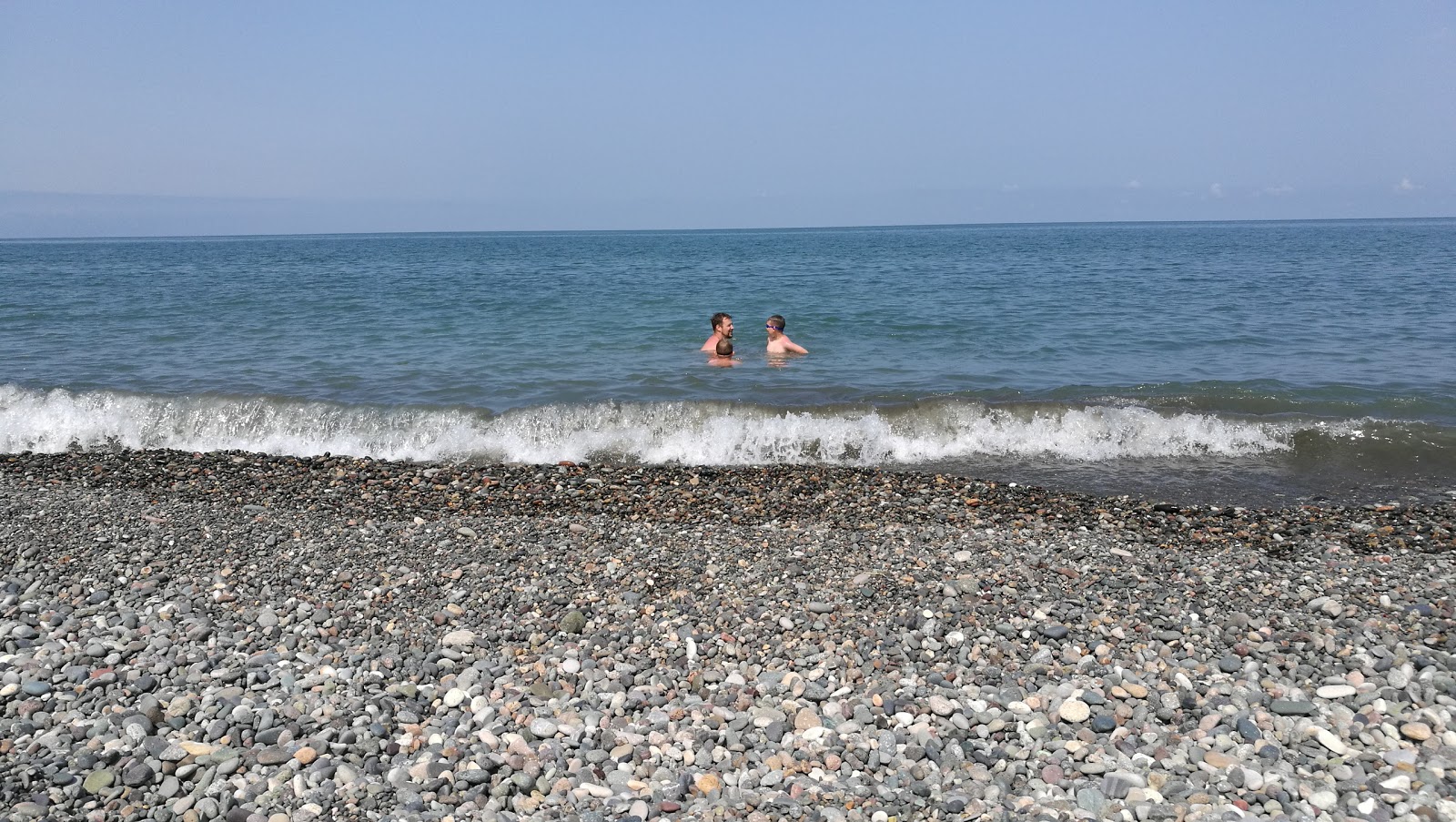 Foto di Bobokvati beach II con una superficie del acqua cristallina