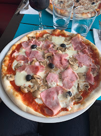 Pizza du Restaurant italien Mezza Luna - Pizzeria Artisanale à Paris - n°12