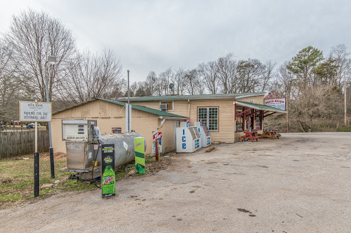 Grocery Store «Duck River Market», reviews and photos, 4230 TN-50, Williamsport, TN 38487, USA