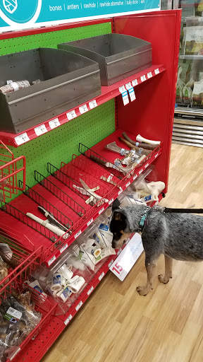 Pet Supply Store «Petco Animal Supplies», reviews and photos, 3525 W Victory Blvd, Burbank, CA 91505, USA