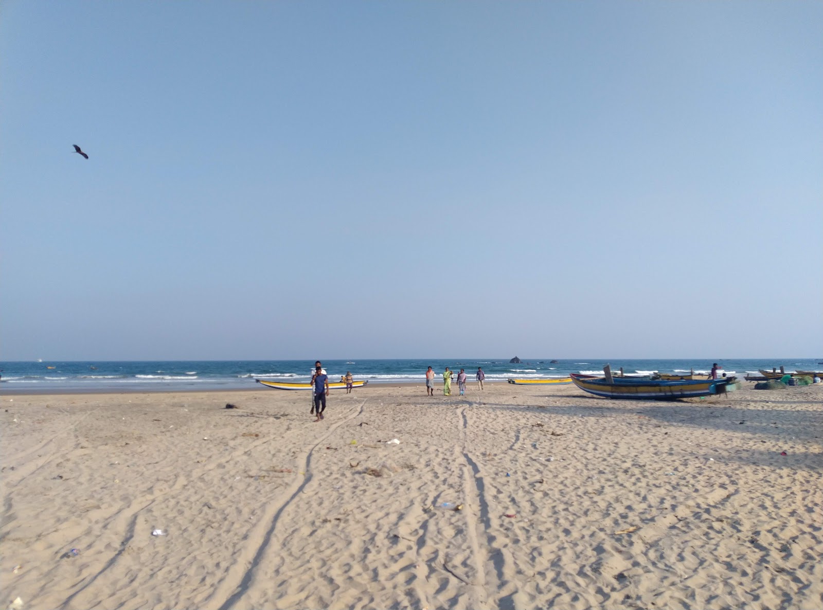 Foto de Pudimadaka Beach con parcialmente limpio nivel de limpieza