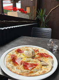 Pizza du Restaurant Le Pressoir Coutelieu à Ambronay - n°5