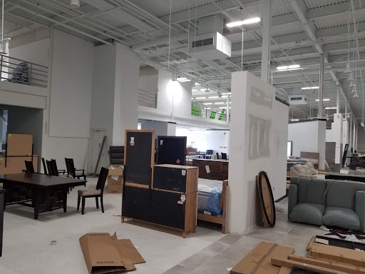 Outlet Store «Rooms To Go Outlet Furniture Store - Seffner», reviews and photos, 11540 E Highway 92, Seffner, FL 33584, USA