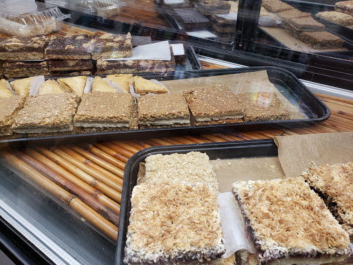 Grocery Store «Harvest Fresh Grocery & Deli», reviews and photos, 251 NE 3rd St, McMinnville, OR 97128, USA