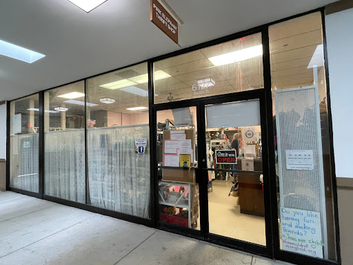 Pink Elephant Thrift Shop, 6127 Backlick Rd, Springfield, VA 22150, USA, 