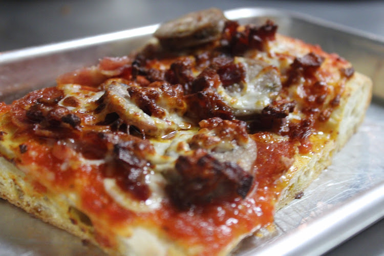 #1 best pizza place in Lakewood - Sauced Taproom & Kitchen