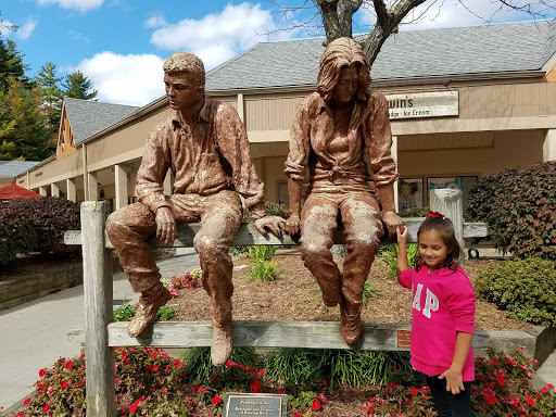 Outlet Store «Tanger Outlet Blowing Rock», reviews and photos, 278 Shoppes on the Parkway Rd, Blowing Rock, NC 28605, USA