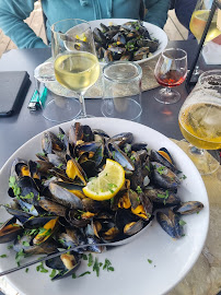 Plats et boissons du Restaurant La Cabane Oceane : Nº9 Le Bar à Huîtres et La Boutique à La Flotte - n°8