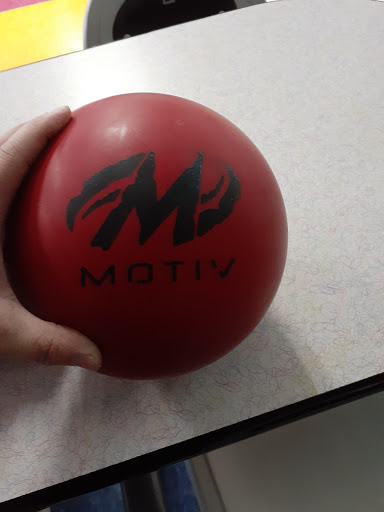 Bowling Alley «Lenawee Recreation Bowling Center», reviews and photos, 520 College Ave, Adrian, MI 49221, USA