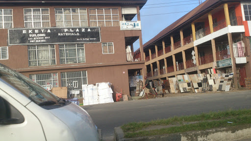 Eketa Plaza, Ikwerre Rd, Mgbuosimiri, Port Harcourt, Nigeria, Plumber, state Rivers