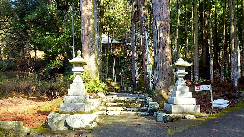 日出山 東林寺