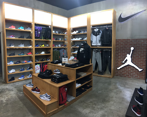 Shoe Store «Shiekh Shoes», reviews and photos, 1900 N Long Beach Blvd, Compton, CA 90221, USA