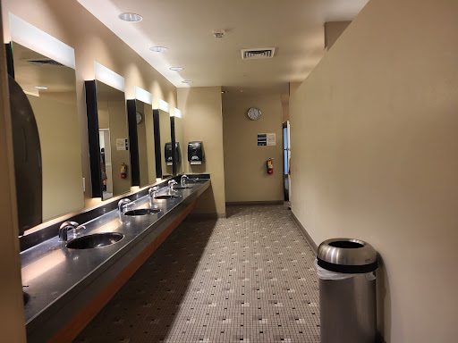 Gym «LA Fitness», reviews and photos, 710 W Camelback Rd, Phoenix, AZ 85015, USA