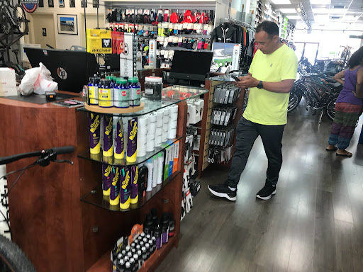 Bicycle Store «City Bikes Aventura», reviews and photos, 20335 Biscayne Blvd, Aventura, FL 33180, USA