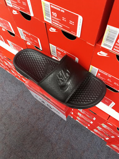 Shoe Store «Shoe Carnival», reviews and photos, 2945 Scottsville Rd, Bowling Green, KY 42104, USA