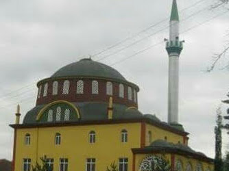 Hacıkadirler Merkez Camii