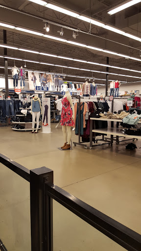 Clothing Store «Old Navy», reviews and photos, 90 Pleasant Valley St, Methuen, MA 01844, USA