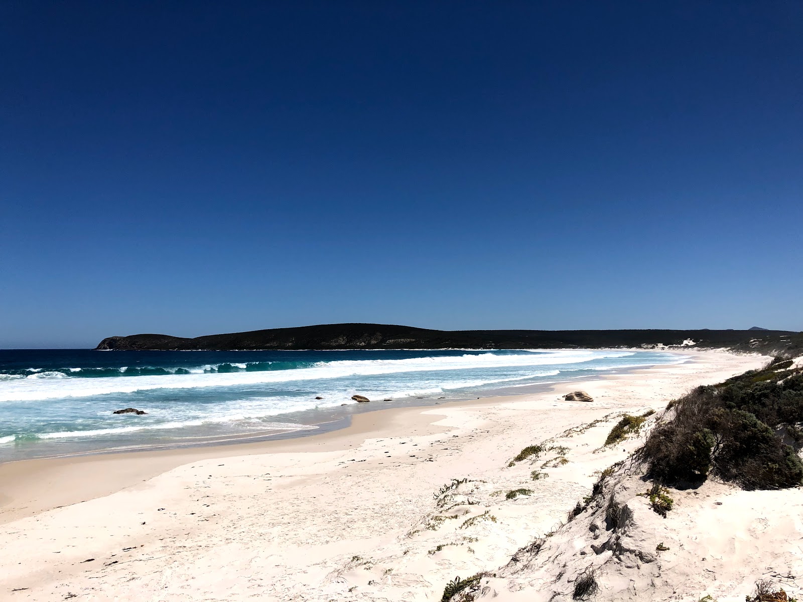Photo de Mylies Beach zone sauvage