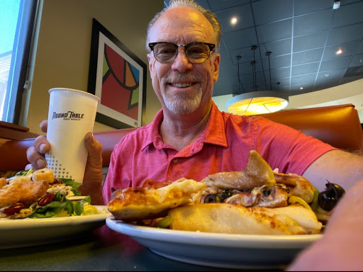 Pizza Restaurant «Round Table Pizza», reviews and photos, 2120 Daniels St, Manteca, CA 95337, USA