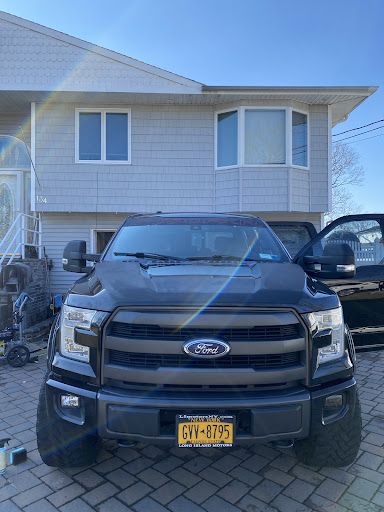 Exotic detailing en West Babylon