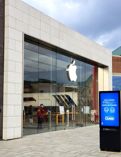 Computer Store «Apple Eton», reviews and photos, 28849 Chagrin Blvd, Woodmere, OH 44122, USA