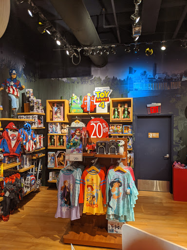 Toy Store «Disney Store», reviews and photos, 12401 Wayzata Blvd, Minnetonka, MN 55305, USA