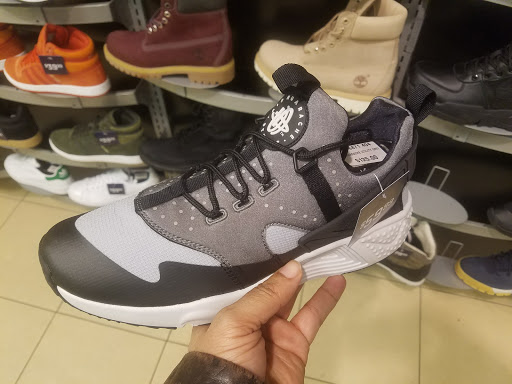 Shoe Store «Champs Sports», reviews and photos, 35000 Warren Rd #310, Westland, MI 48185, USA