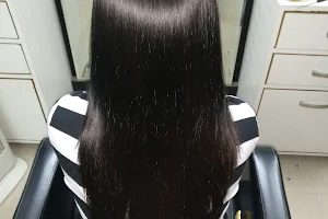 delhi hair style & beauty salon image