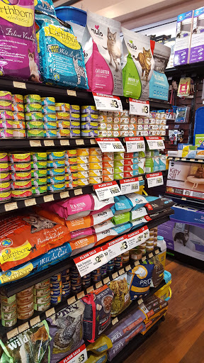 Pet Store «Pet Valu», reviews and photos, 37 Monroe Turnpike, Trumbull, CT 06611, USA
