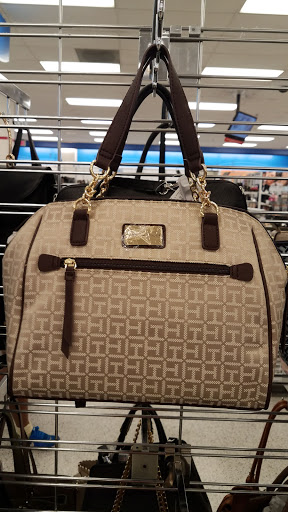 Shopping Mall «Southroads Shopping Center», reviews and photos, 5211 E 41st St, Tulsa, OK 74135, USA