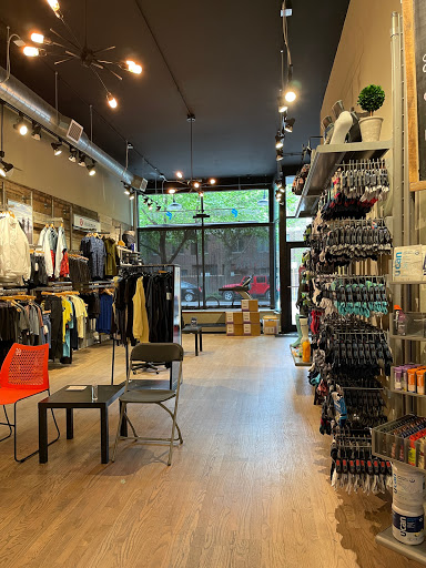 Sporting Goods Store «Fleet Feet Sports - Old Town», reviews and photos, 1620 N Wells St, Chicago, IL 60614, USA