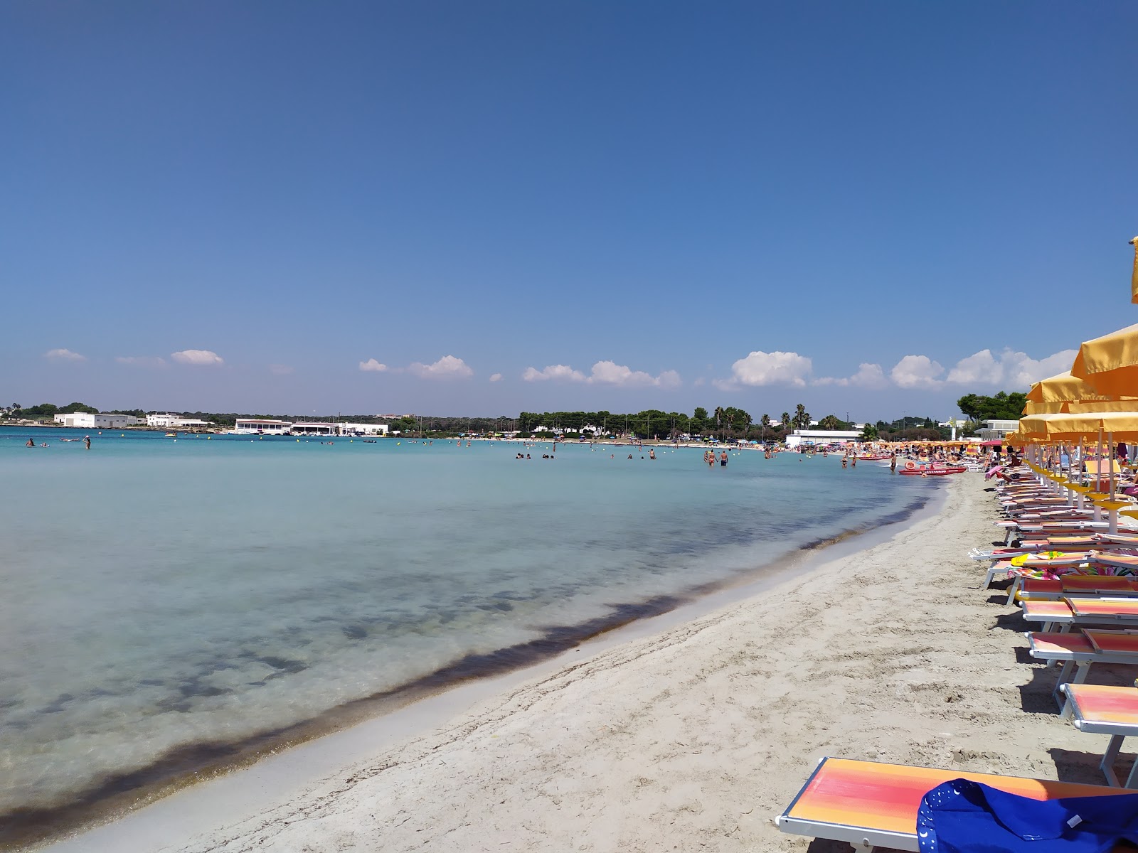 Fotografie cu Spiaggia di Sant'Isidoro cu nivelul de curățenie in medie