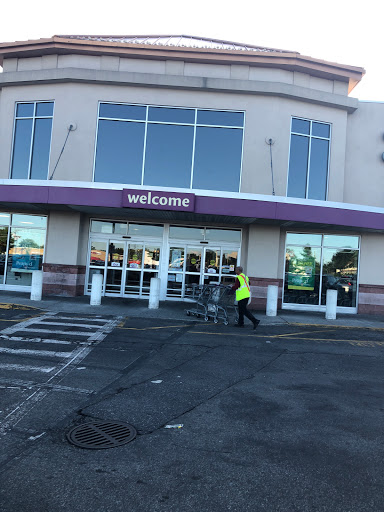 Stop & Shop, 653 Hillside Avenue, New Hyde Park, NY 11040, USA, 