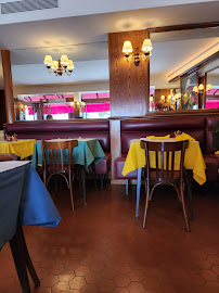 Atmosphère du Restaurant Le Relais de l'Entrecôte à Paris - n°18