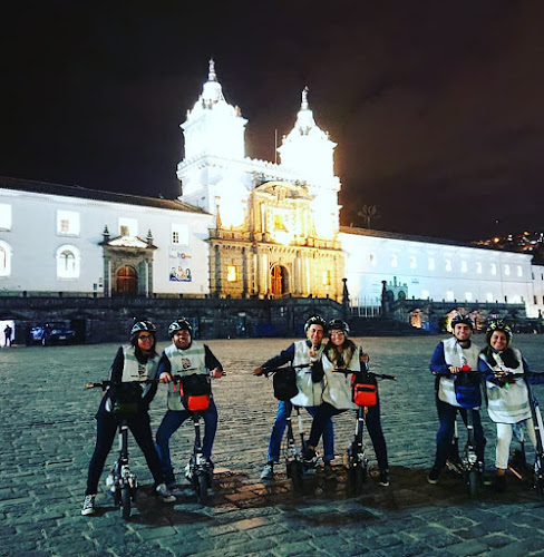 NAVEL EXPEDITIONS - Quito
