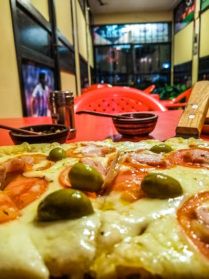 Pizzeria El Fortin - Av. Jaime Mendoza 2038, Sucre, Bolivia