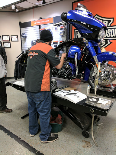 Harley-Davidson Dealer «St. Charles Harley-Davidson», reviews and photos, 3808 W Clay St, St Charles, MO 63301, USA