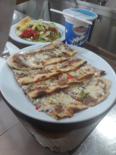 Nefis Pide 1982 Salonu