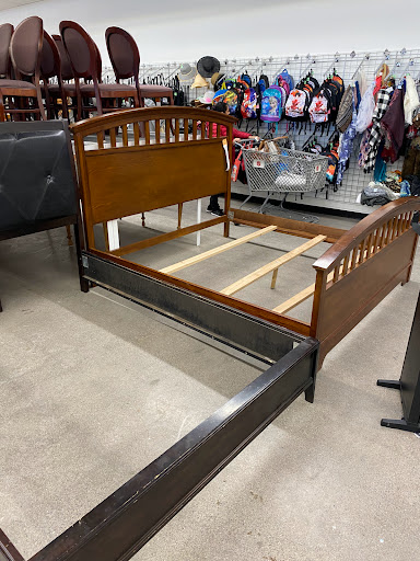 Thrift Store «The Salvation Army Family Stores- Twin Cities», reviews and photos, 1000 E Moore Lake Dr, Fridley, MN 55432, USA