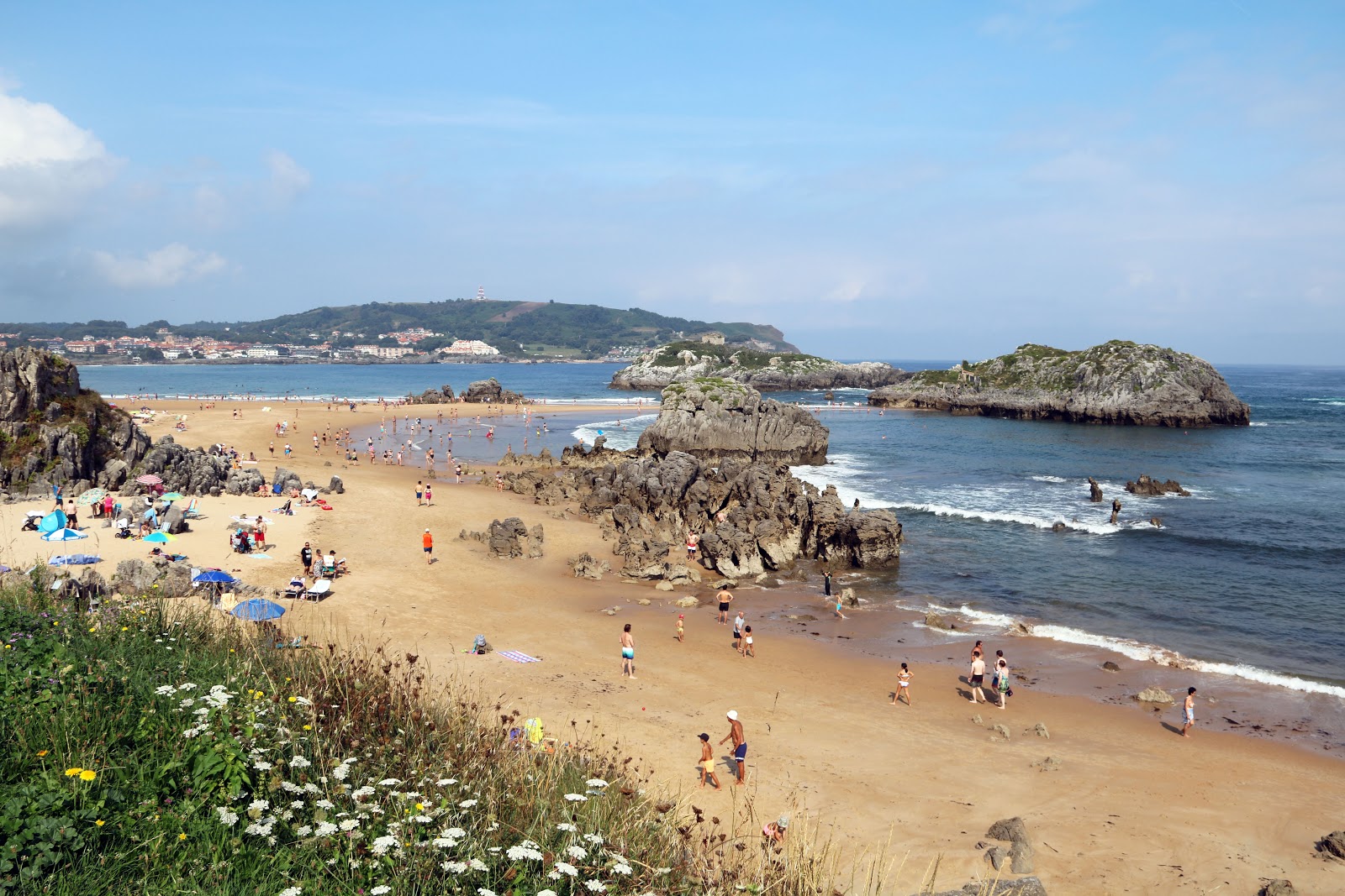 Foto av Playa de Ris med rymlig bukt