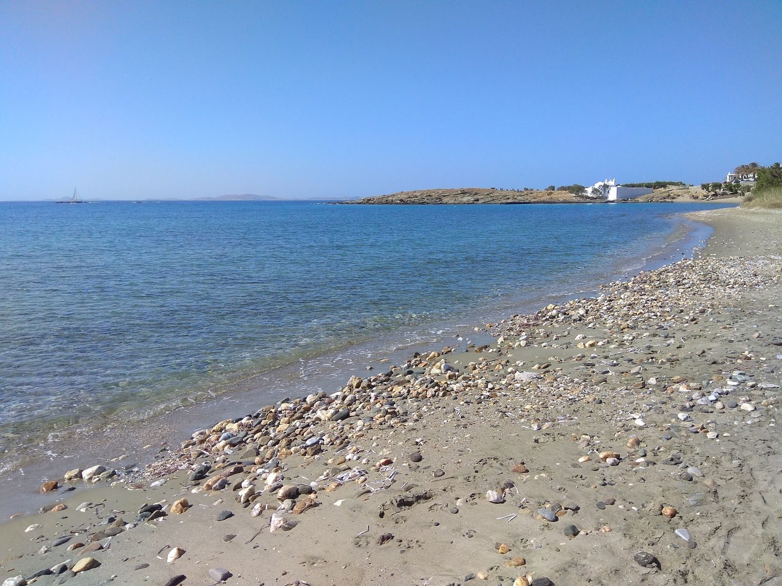 Foto di Agios Sostis con una superficie del acqua cristallina