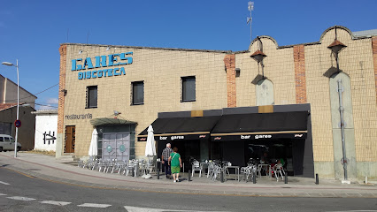 Bar Restaurante Garés - P.º los Fueros, 38, 31100 Puente la Reina, Navarra, Spain