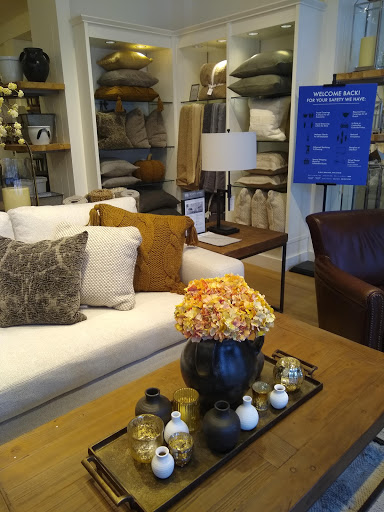 Furniture Store «Pottery Barn», reviews and photos, 321 King St, Charleston, SC 29401, USA