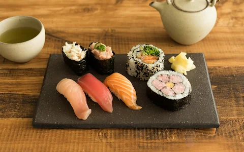 Tokyo Sushi-Making Tour image