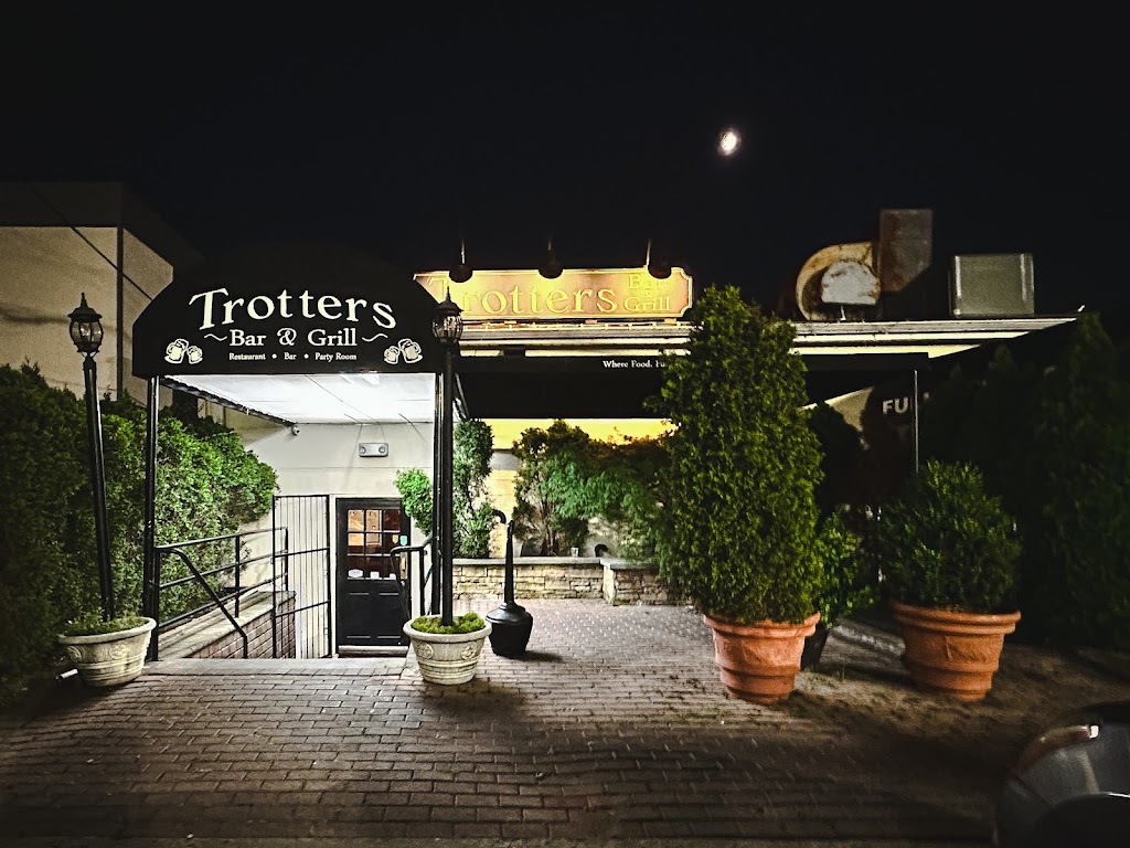 Trotters Bar & Grill 11010