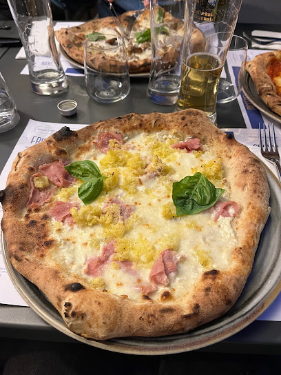 PICCERELLA - Pizzeria & Cucina - Via Crispi, 38, 39100 Bolzano BZ, Italy