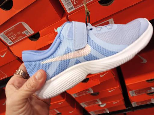 Sporting Goods Store «Academy Sports + Outdoors», reviews and photos, 140 E Bert Kouns Industrial Loop, Shreveport, LA 71106, USA