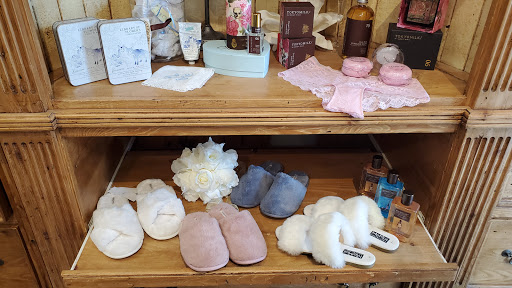 Lingerie Store «Anna Bella Fine Lingerie», reviews and photos, 5530 Windward Pkwy #1250, Alpharetta, GA 30004, USA