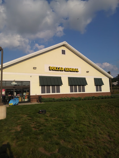 Discount Store «Dollar General», reviews and photos, 1380 Main St, East Hartford, CT 06108, USA